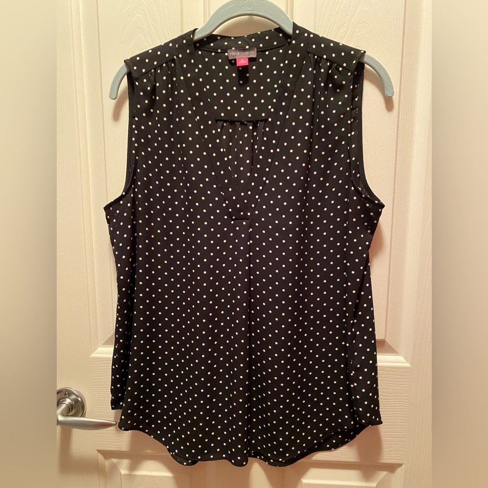 Vince Camuto - size M